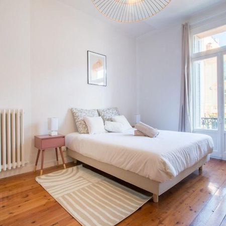 Spacious 2-Bedroom In The Centre Of マントン エクステリア 写真