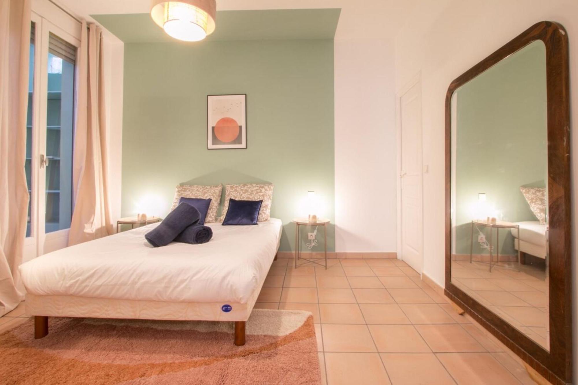 Spacious 2-Bedroom In The Centre Of マントン エクステリア 写真